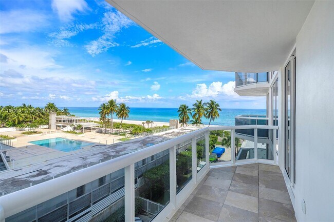Building Photo - 4779 Collins Ave