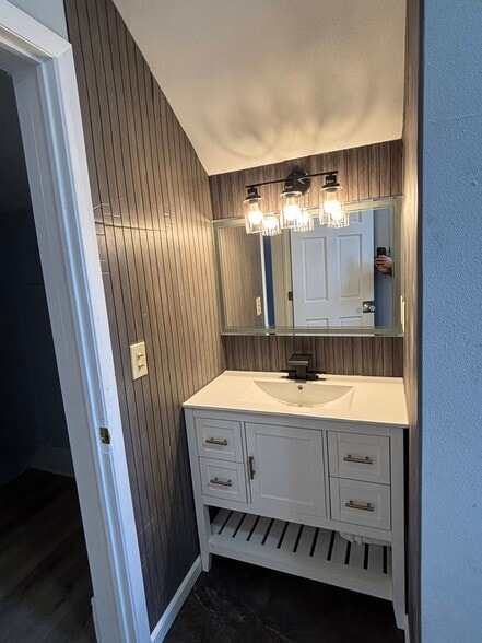 Bathroom - 620 8th Ave S