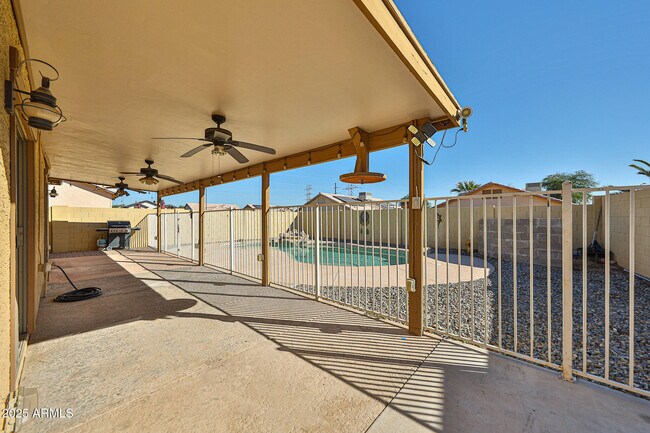 Building Photo - 11231 W Diana Ave