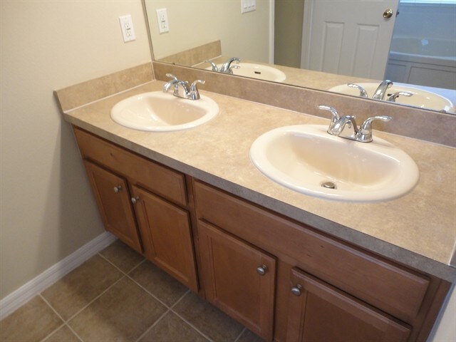Building Photo - 8840 Royal Enclave Boulevard