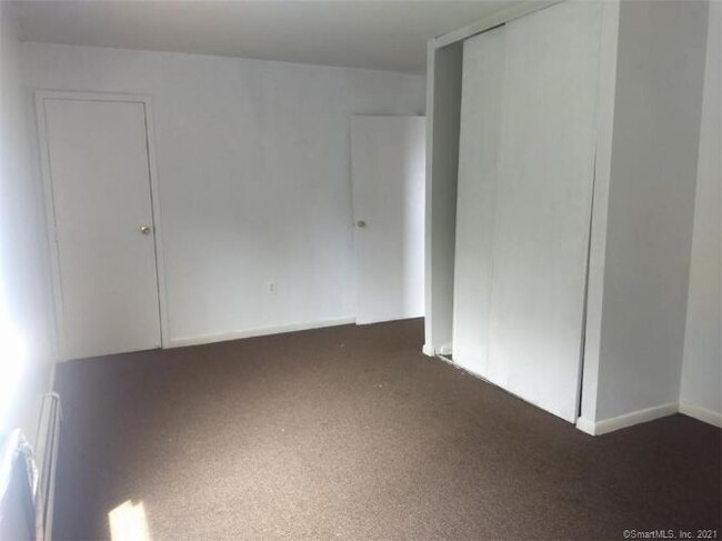 Building Photo - 94 Wakelee Rd