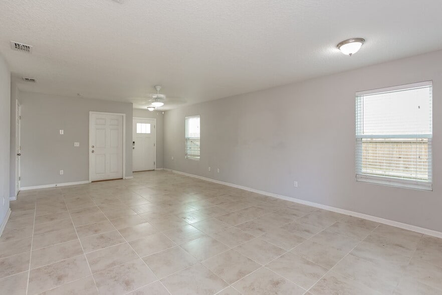 Building Photo - 8349 Highfield Ave