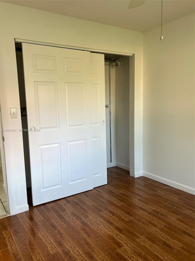 Building Photo - 20680 NE 4th Ct