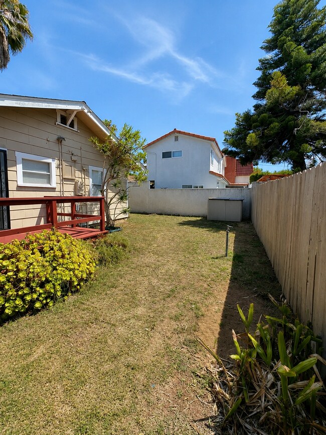 Building Photo - 120 H Ave