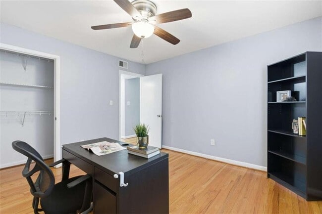 Building Photo - 1010 Scott Blvd