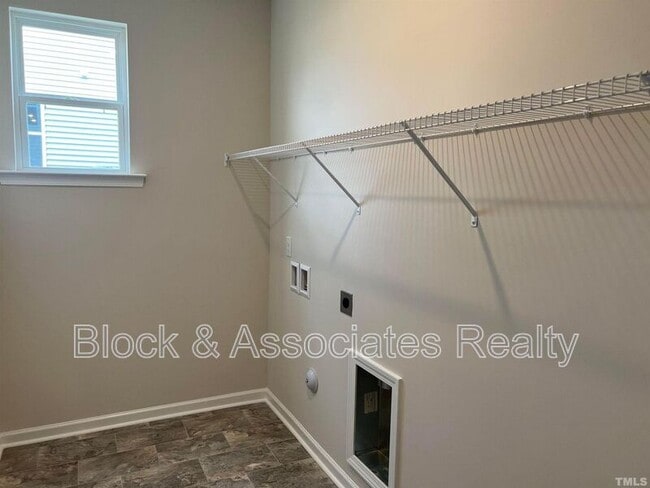 Building Photo - 248 Streamliner Blvd