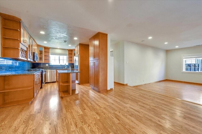 Building Photo - 2651 Poplarwood Way