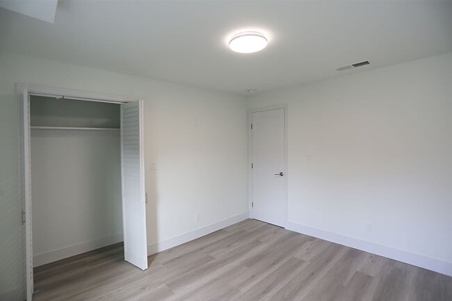 Building Photo - OPEN HOUSE: Sunday (7/20) 1:30pm-2:00pm. F...