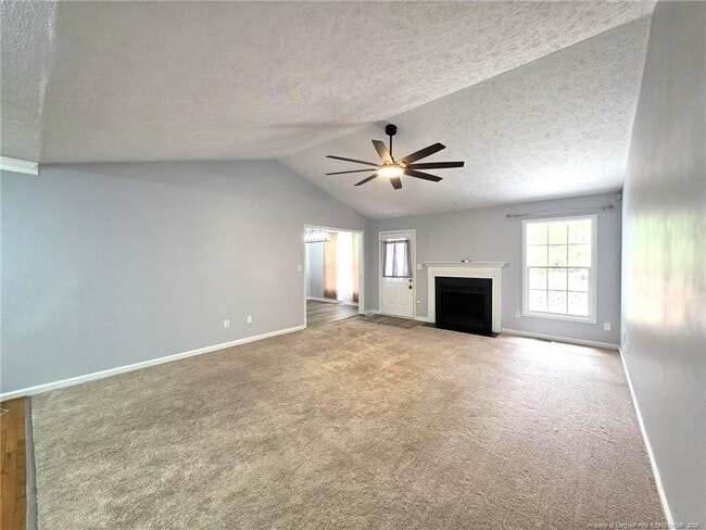 Building Photo - 910 Foxhunt Ln