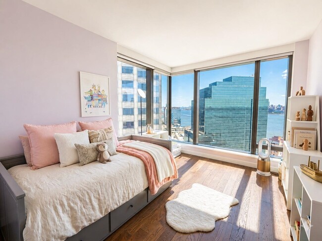 Building Photo - 99 Hudson St