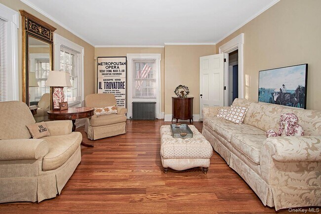 Building Photo - 30 Bedford Rd