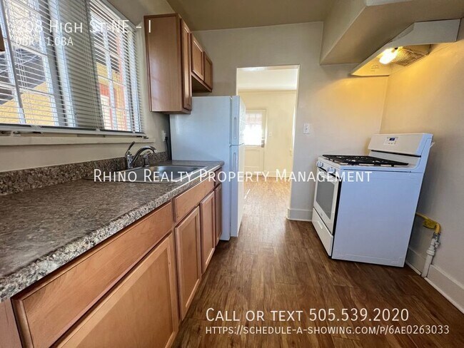 Building Photo - 208 High St NE