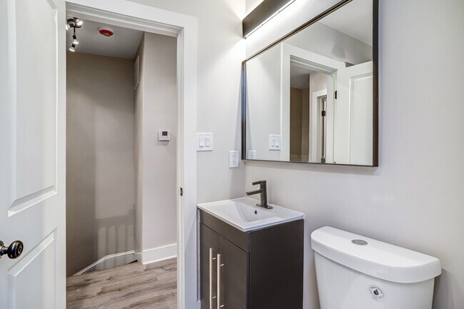 Building Photo - 1526 2nd St SW