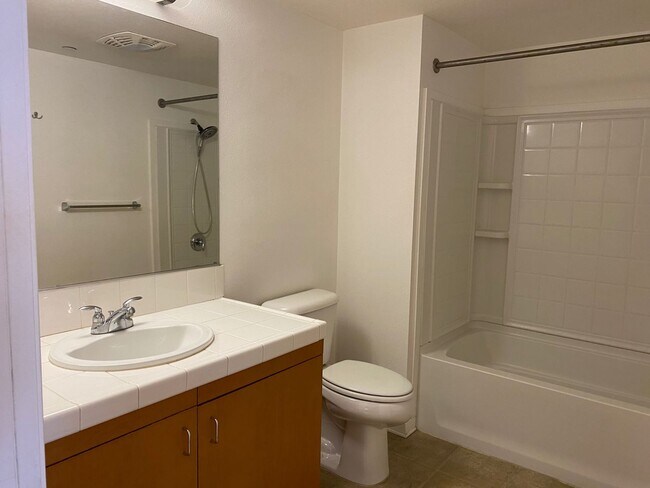 Building Photo - 875 G St