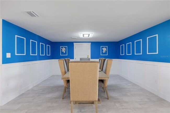 Building Photo - 2300 Harbour Dr