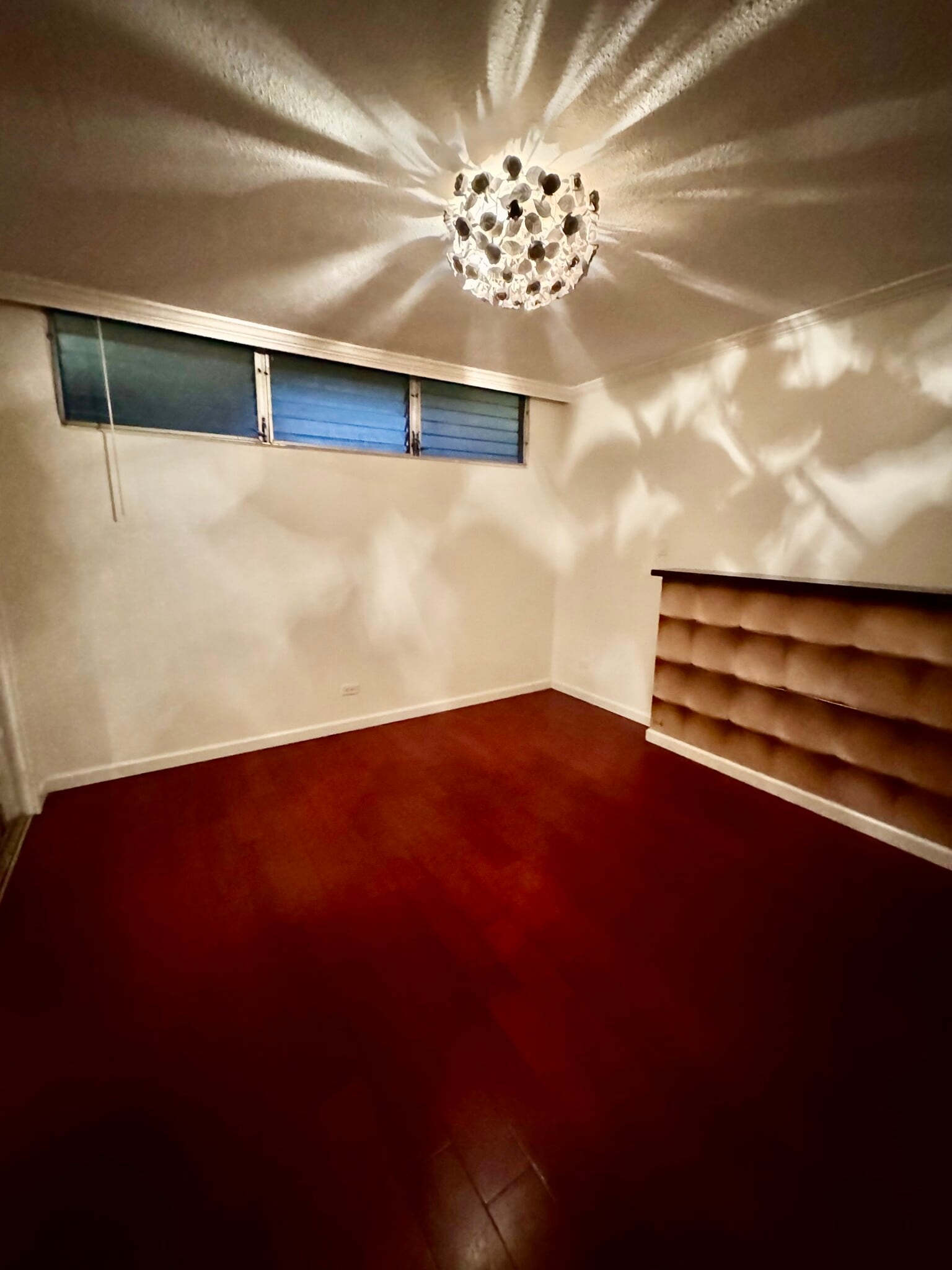Building Photo - 2609 Ala Wai Blvd
