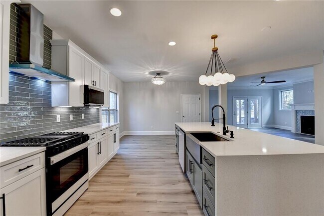 Building Photo - 4032 Ridge Grove Way