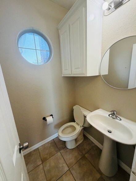 Building Photo - 5904 Blackmon Ct
