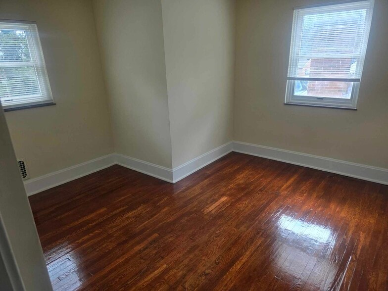 Building Photo - 4426 Schulte Dr