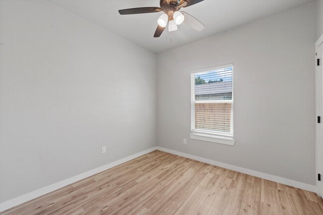 Building Photo - 1603 Sam Houston St