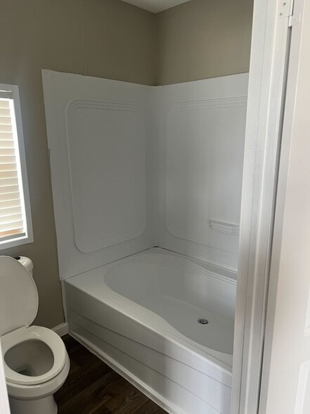 Building Photo - 750 Silent Valley Rd