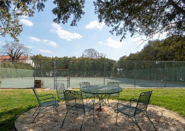 Building Photo - 10 Bluewater Hill S