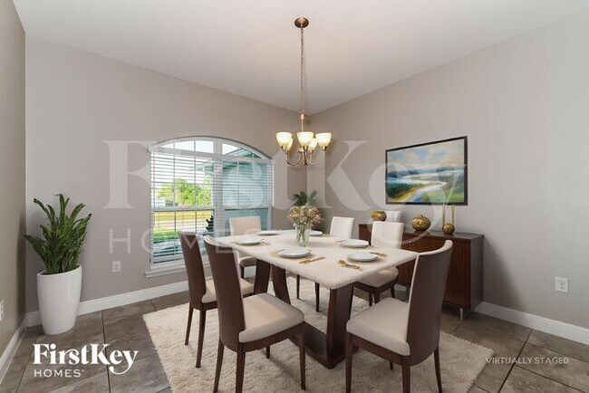 Building Photo - 3709 NE 12th Ave