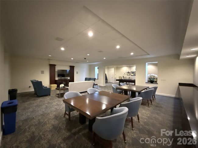 Building Photo - 300 W 5th St