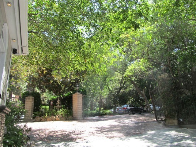 Building Photo - 2700 Cahuenga Blvd