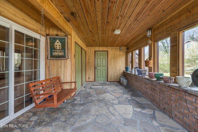 Building Photo - 1301 Chert Pit Rd