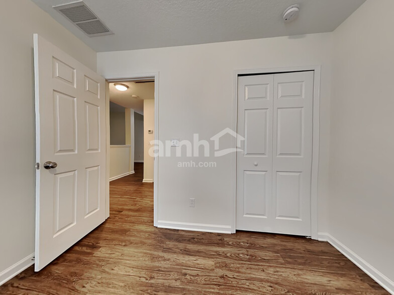 Building Photo - 587 Arborwood Dr