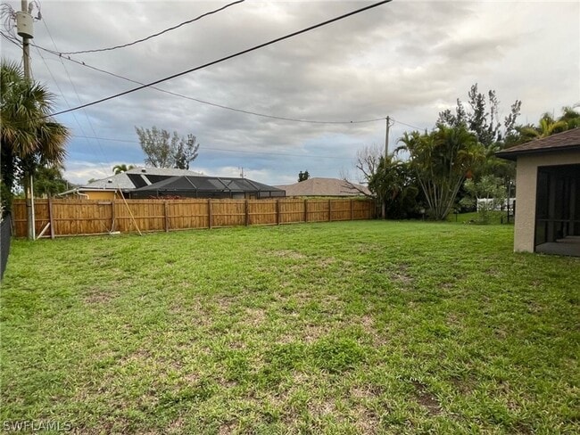 Building Photo - Beautiful 3/2/2- NE Cape Coral- SEE IT TODAY!