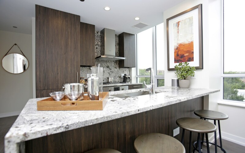 Building Photo - 740 N Hudson Ave