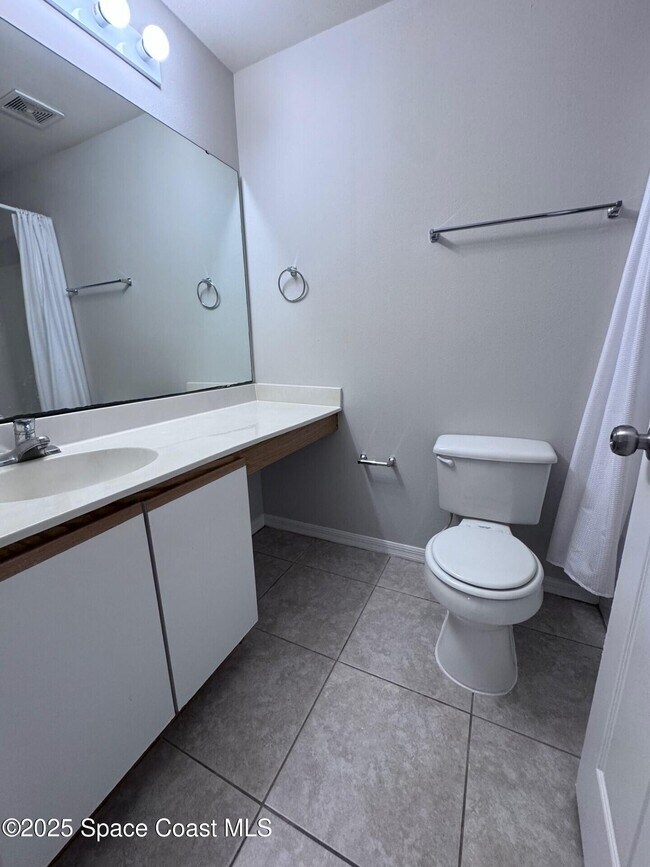 Building Photo - 1175 Nordic St NW