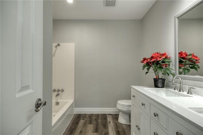 Building Photo - 13009 Sherbourne St