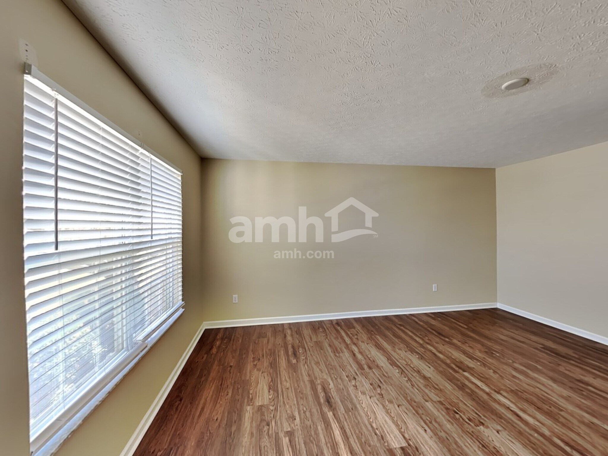 Building Photo - 45 Fieldcrest Dr