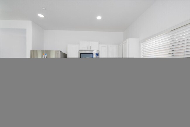 Building Photo - 7500 E Deer Valley Rd