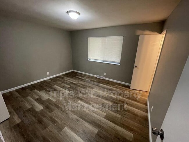 Building Photo - 2733 Tiara Dr