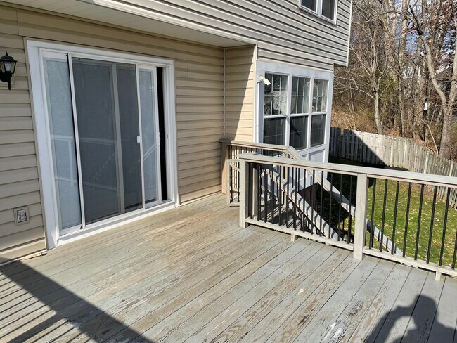 Deck - 104 Pine Creek Dr