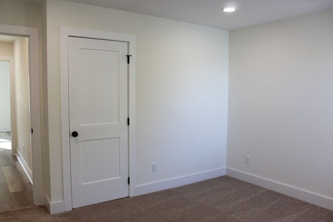 Building Photo - Brand New 3 Bedroom Home with Maintenance Free Living