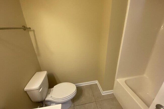 Building Photo - 3 Bedroom Townhouse in Cornerstone