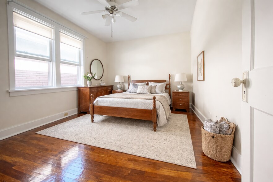 Building Photo - 624 Hastings St