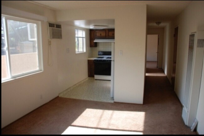 Building Photo - 3810 H St