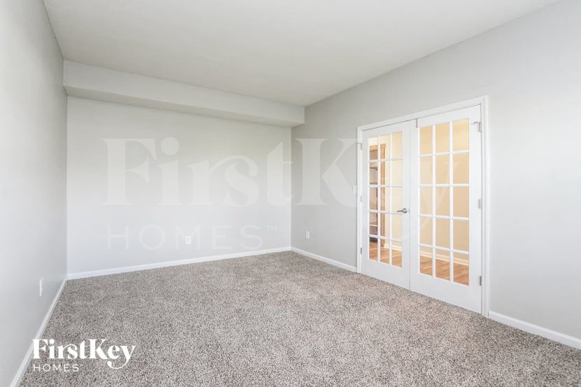 Building Photo - 3410 S Cordell Rd