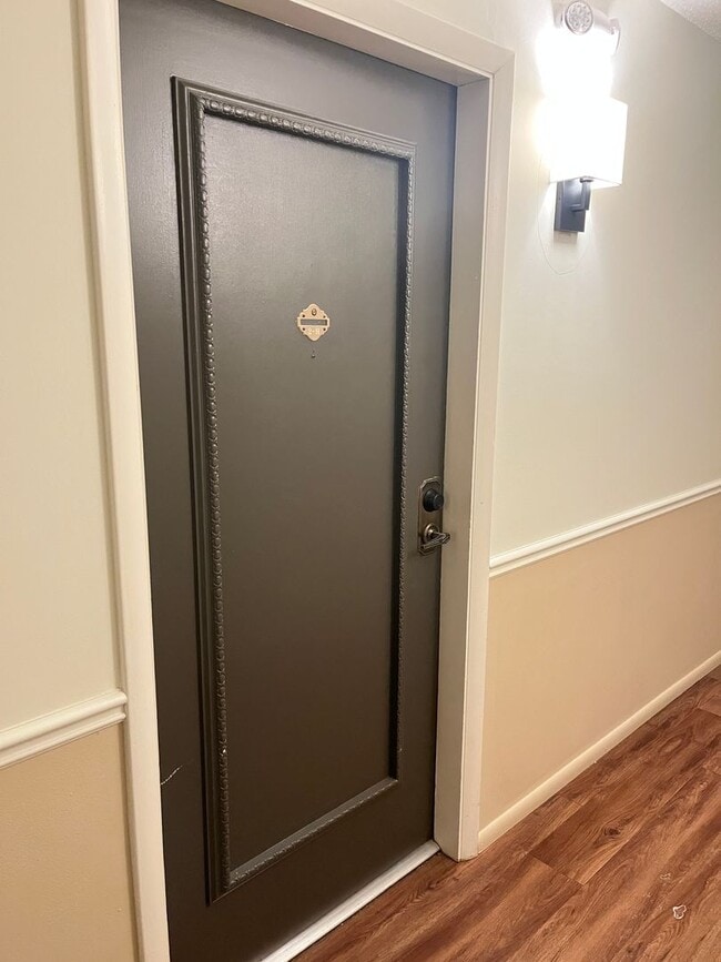 Building Photo - Charming 1 bedroom in Kirkwood. Professionally Managed.