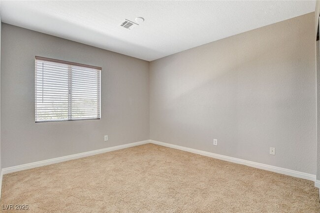 Building Photo - 688 Emerald City Ave