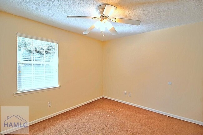 Building Photo - 664 Windward Dr