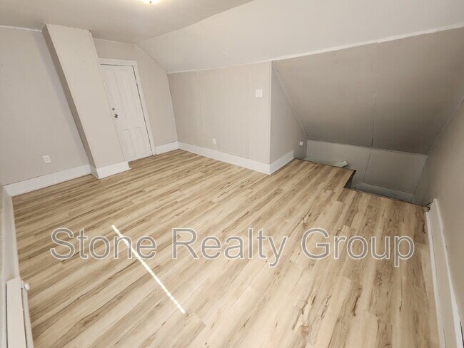 Building Photo - 1515 Chase St