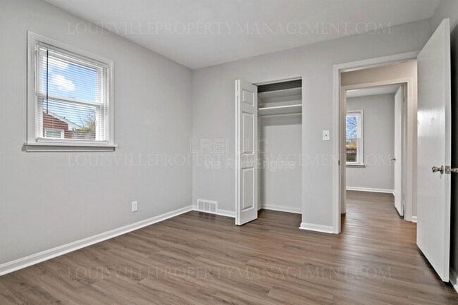Building Photo - 3107 Iris Way