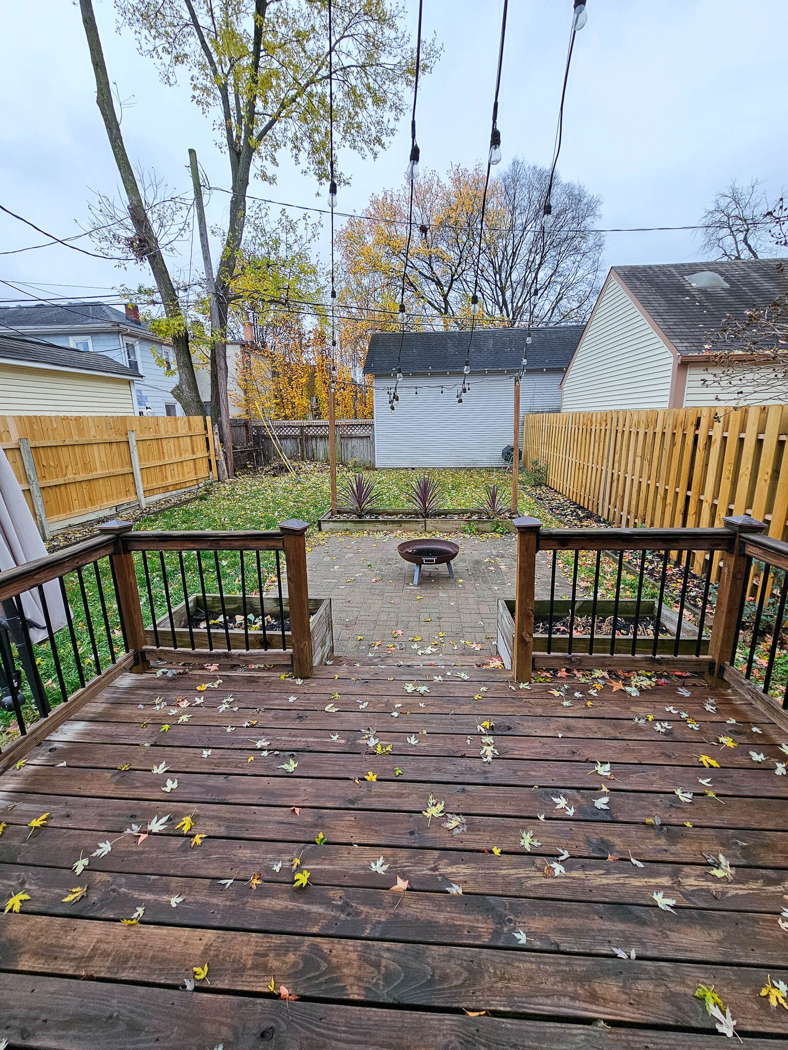 Building Photo - 389 W 4th Ave